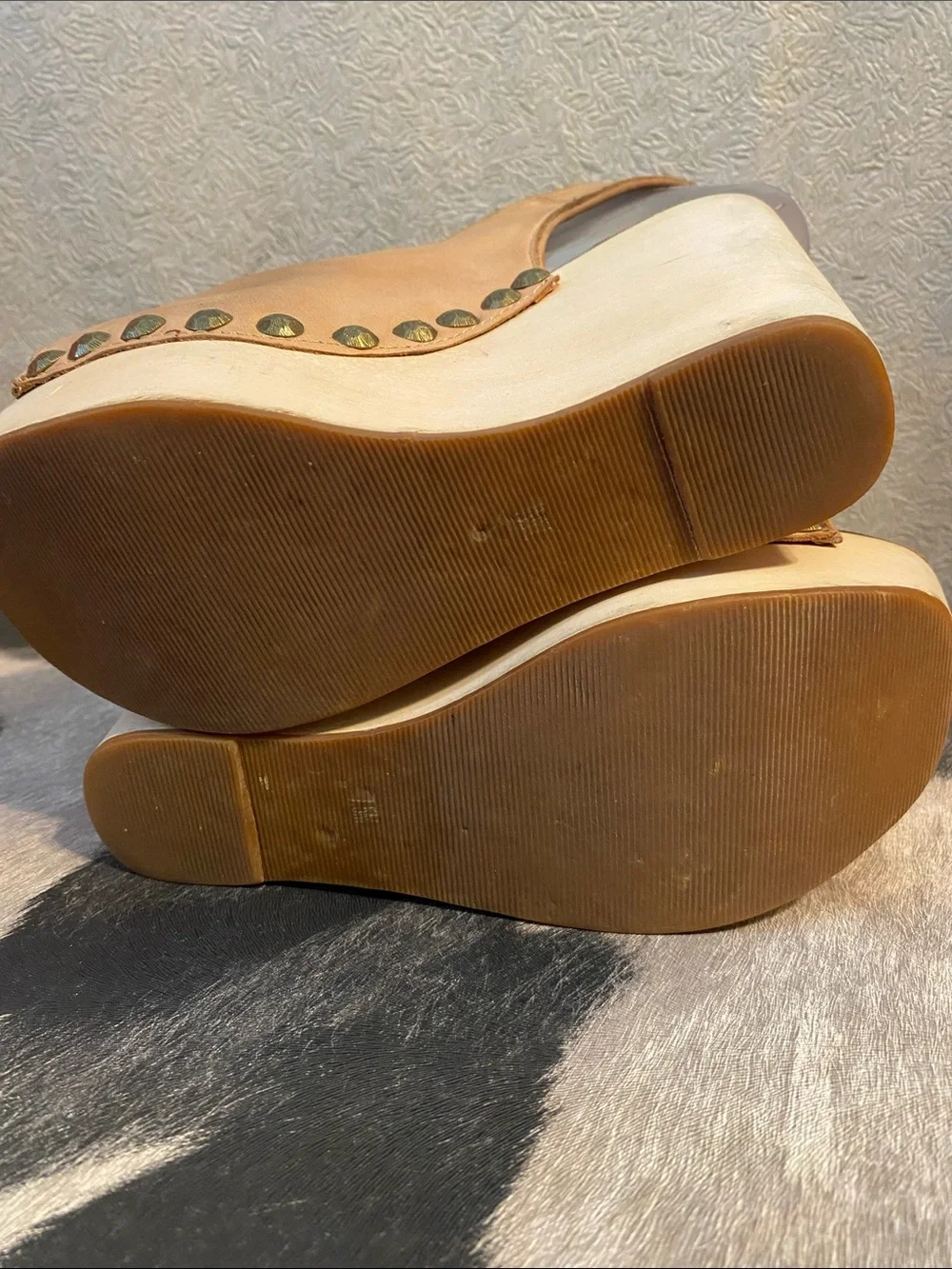 Jeffrey Campbell Tan Open-Toe Platform Clogs